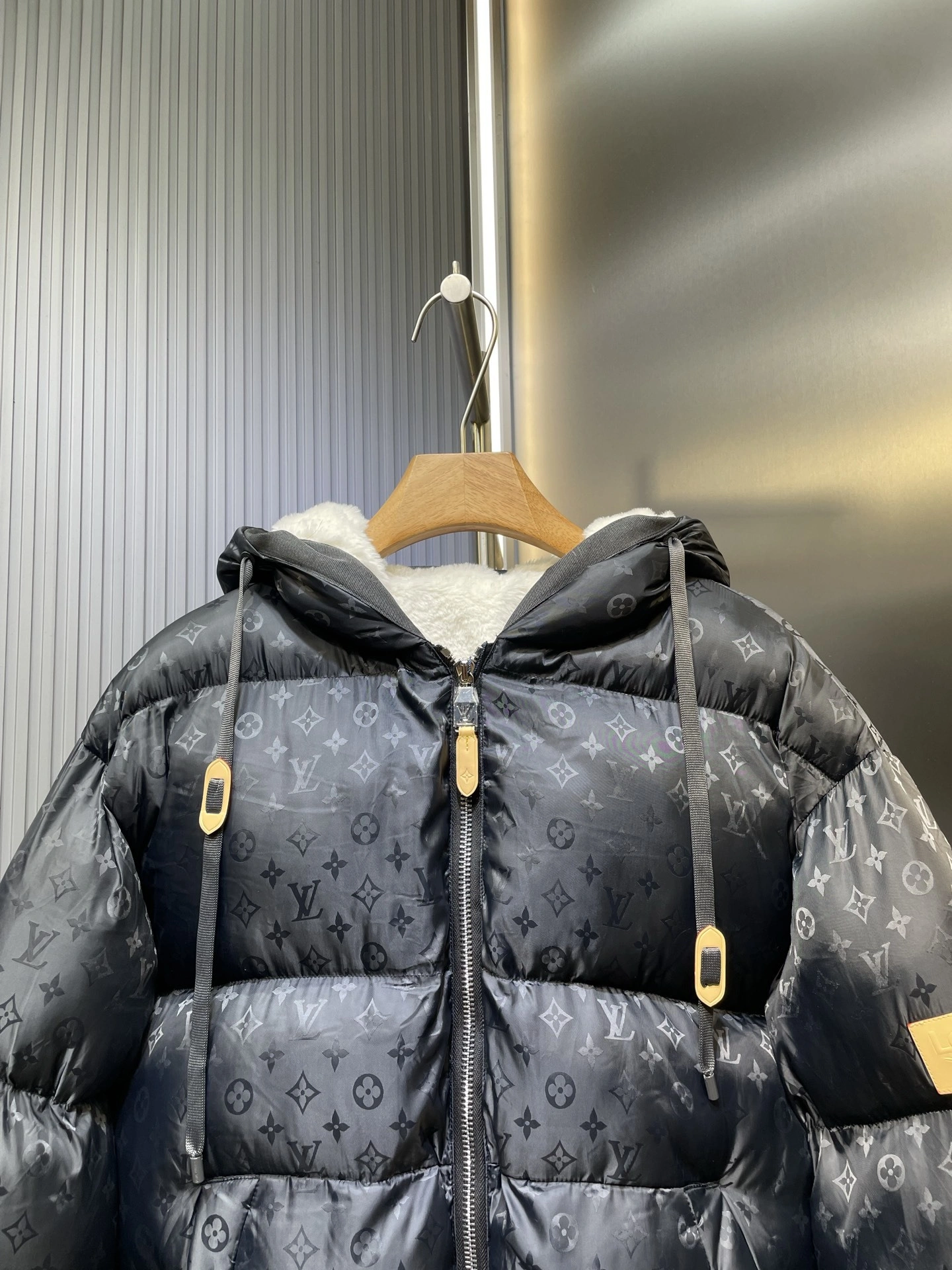 wg.luxury-- 8V item: E-F000J0204